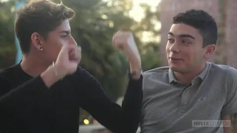 Ashtin Bates aproveita o furinho apertado de Aiden Garcia – Bareback