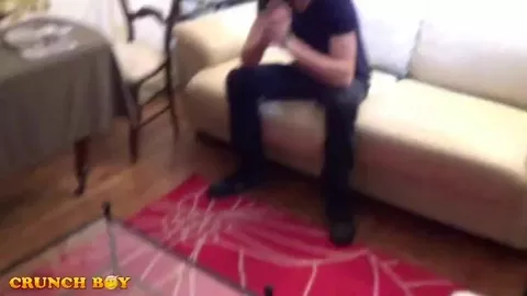 Plan cul avec un jeune Espagnol en vacances à Paris