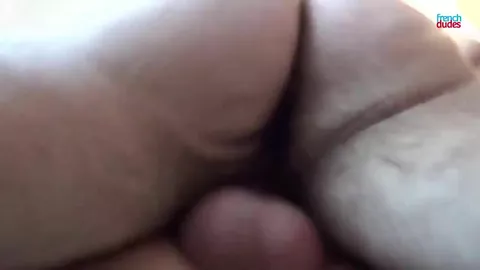 L'hipster Malik XXL sfonda un giovane