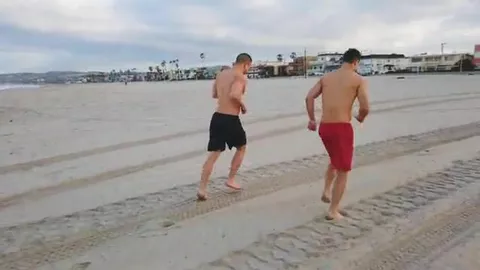 Un bel culo muscoloso a disposizione