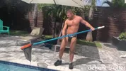 Charmé par le poolboy