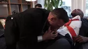 Manuel Skye et Andre Donovan offrent une double péné à Ian Greene