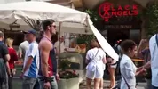 Bodybuilder biondo con grandi glutei muscolosi – Adam Archuleta, Alam Wernik