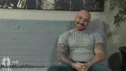 Cet hétéro acceptera t'il plus qu'une simple branle entre mecs ?