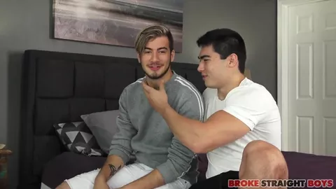Hétéro se fait casser le cul pour la première fois – Axel Kane & Grey Donovan