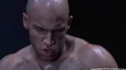 Sean Zevran si becca un pompino sbavato nel backroom