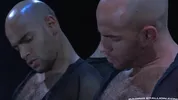 Sean Zevran si becca un pompino sbavato nel backroom