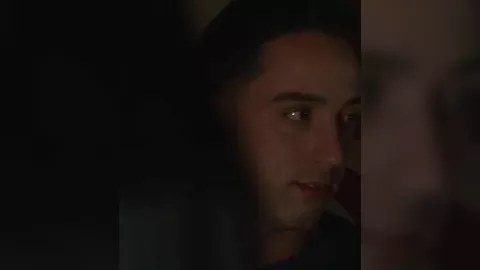 Polvo caliente entre clubbers en el backroom de un club