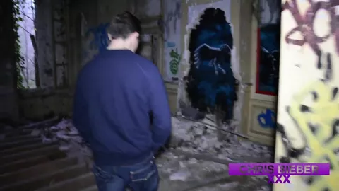 Henri démonte un mec dans un squat