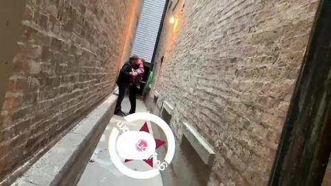 Casal viril e peludo