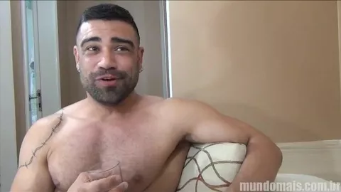 Culo allargato da un maschio nero