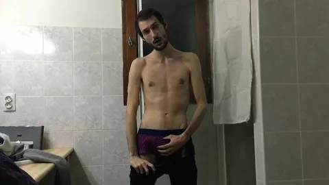 Argelino hetero sexy se pajea