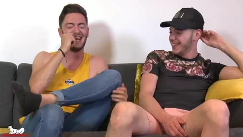 Coqueteo lindo que acaba en sexo desatado