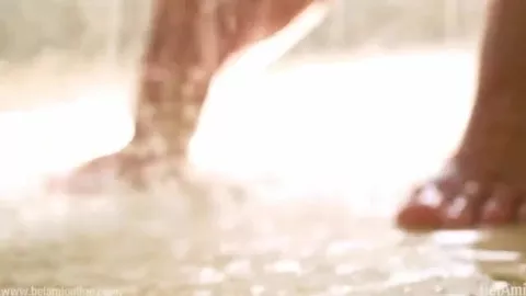 Peter Annaud no banho 2