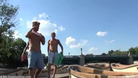 Dos se reparten la polla de Jack Harrer