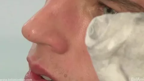 Süßer junger Kerl nackt und geil