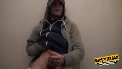 Chico hetero de la periferia se pajea