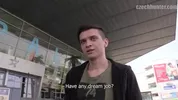 Czech Hunter 374: un joven hetero de gigoló por unas horas