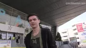 Czech Hunter 374: un joven hetero de gigoló por unas horas