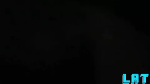 Um boquete no carro antes de ir lá pra casa | Latin Leche