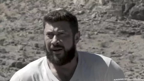 Pris en otage par des bad boys et v**lé dans un fourgon