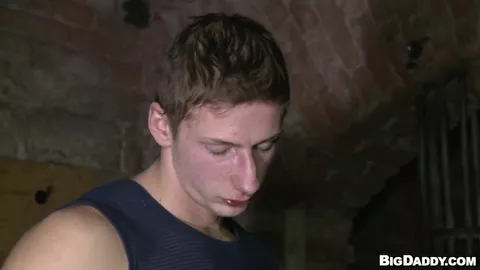 Sexcapade in einem Underground-Sexclub in Moskau