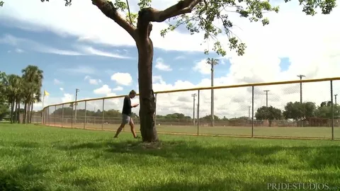Apanhar um gajo nos balneários do ginásio
