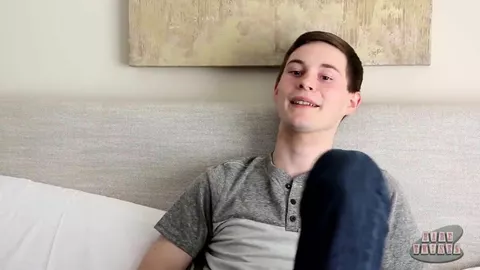 Twinks se la montan después de clase