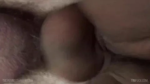 Chienne soumise couine