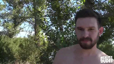 Casey passe un casting gay pour Reality Dudes