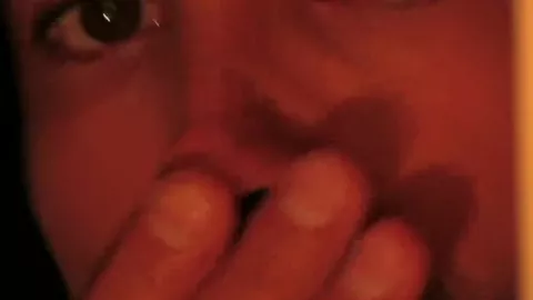 Dionisio Heiderscheid en solo — se pajea y traga