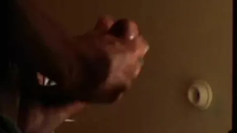 Dionisio Heiderscheid en solo se branle et avale son sperme