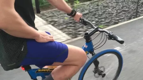 Una erección en mi bici