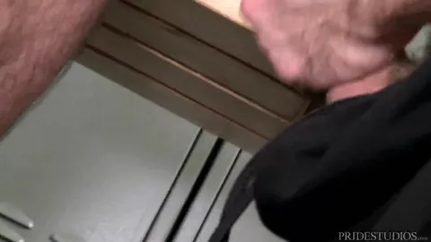 Défonce musclée dans les vestiaires