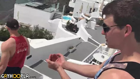 Beaux gosses hot en séjour en Grèce