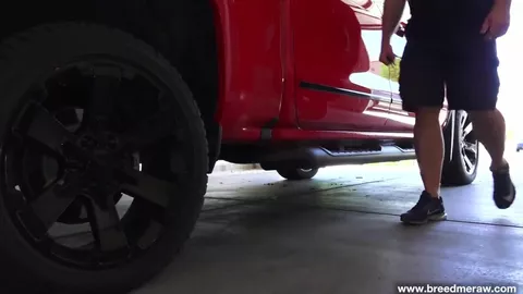 Gordinho arregaça o cu do vizinho