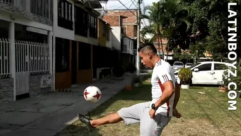 Colombiano sexy con buena polla