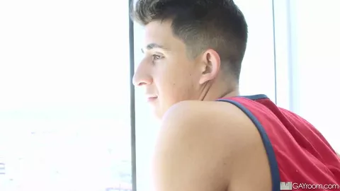 Un cul rebondi prêt à se faire lécher et sodomiser