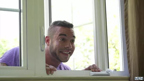 Surpris par son beau père à sucer son petit ami endormi – Ryan Bones, Jack Kross & Tobias James