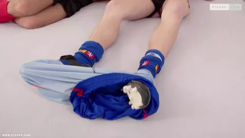 Calciatori versatili in flip fuck — Jacob Waterhouse & Ray Mannix