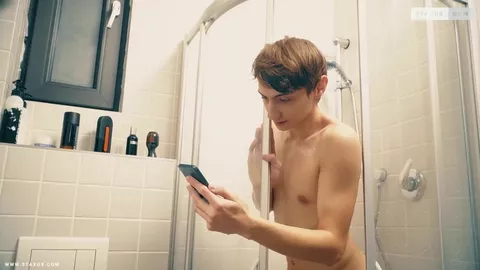 Jeune influencer coquin