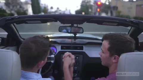 HelixStudios – Du bon jus pour Logan – Logan Cross, Colton James