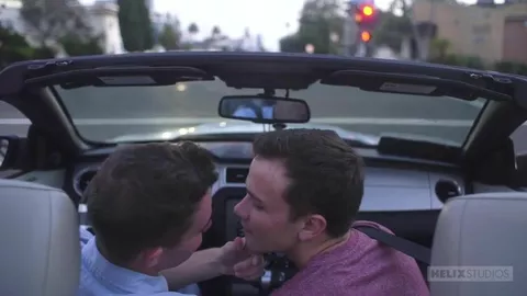 HelixStudios – Du bon jus pour Logan – Logan Cross, Colton James