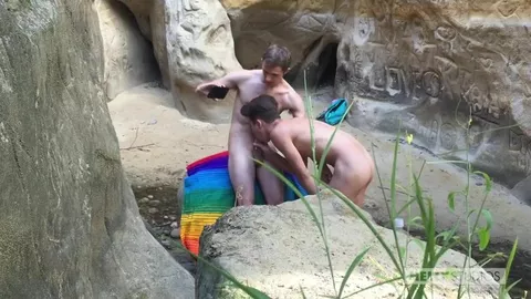 HelixStudios – POV: Bareback Beach – Andy Taylor, Kody Knight