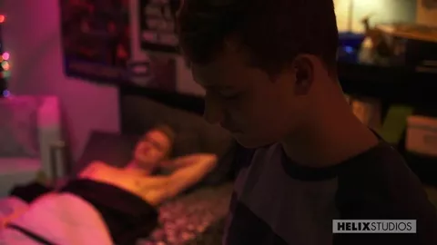 HelixStudios – Max Bends Bastian – Max Carter, Bastian Hart