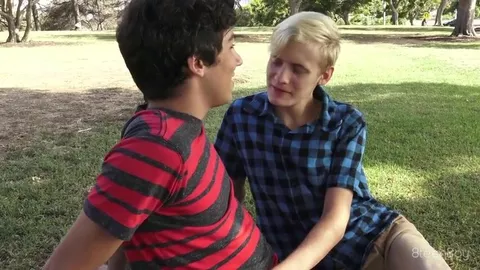 Petit cul cambré sodomisé