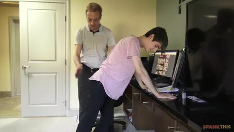 HelixStudios – Spank This – Slacker Spanking – Jeff Sterne, Caleb Gray