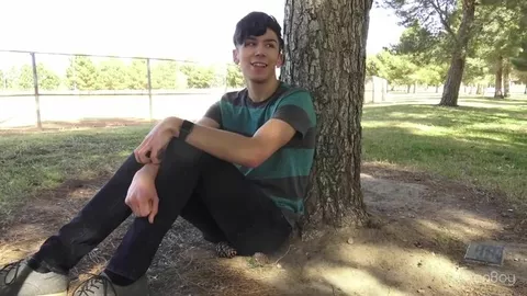 Milo Harper pierde la virginidad con Jared Scott