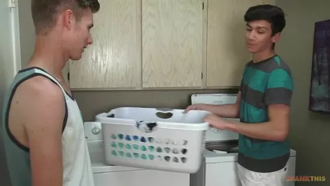 JH bekommt eine Tracht Prügel