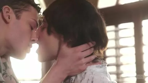 Emo scopa il suo ragazzo